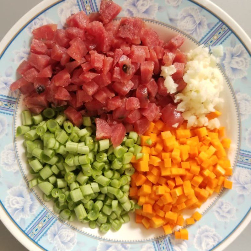 Step 1 Prepare the ingredients for Mixed Fried Rice