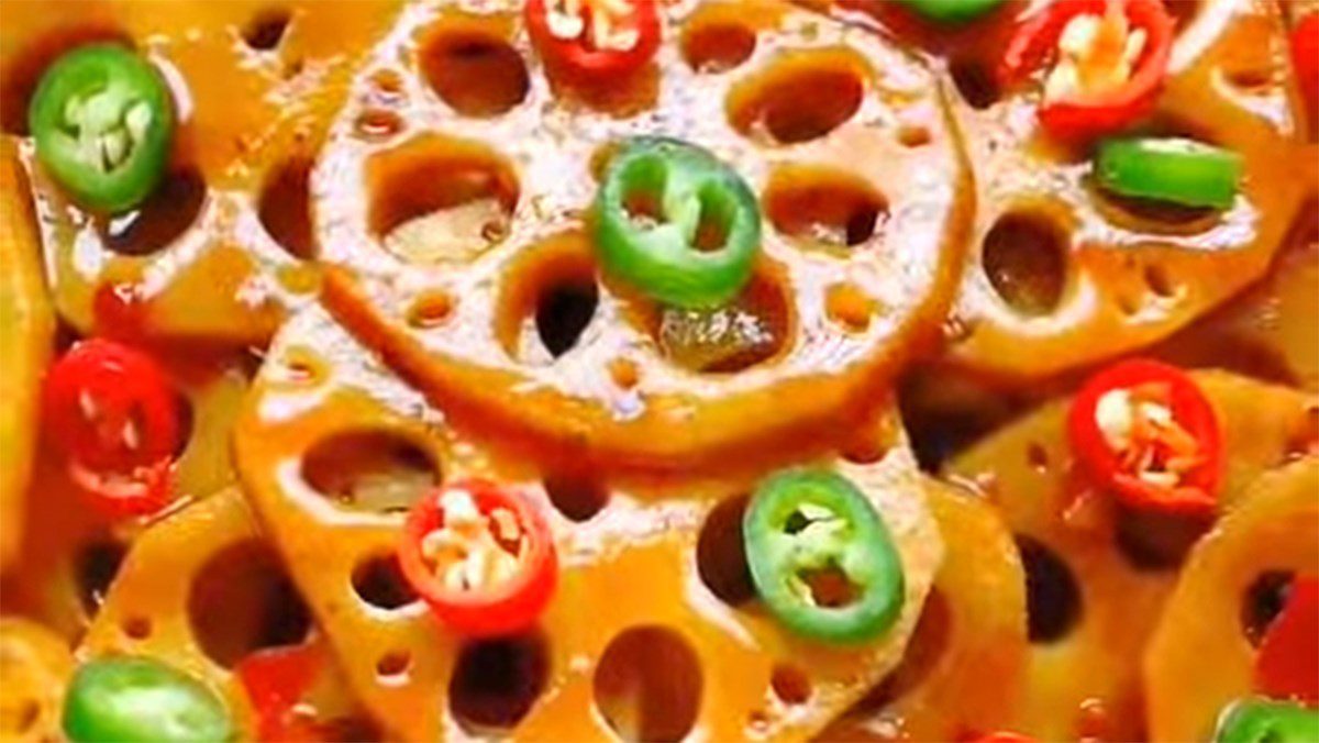 Spicy stir-fried lotus root