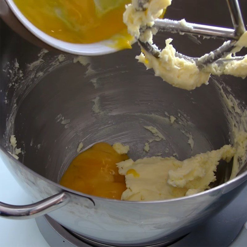 Step 1 Whip the butter Tiramisu cookies