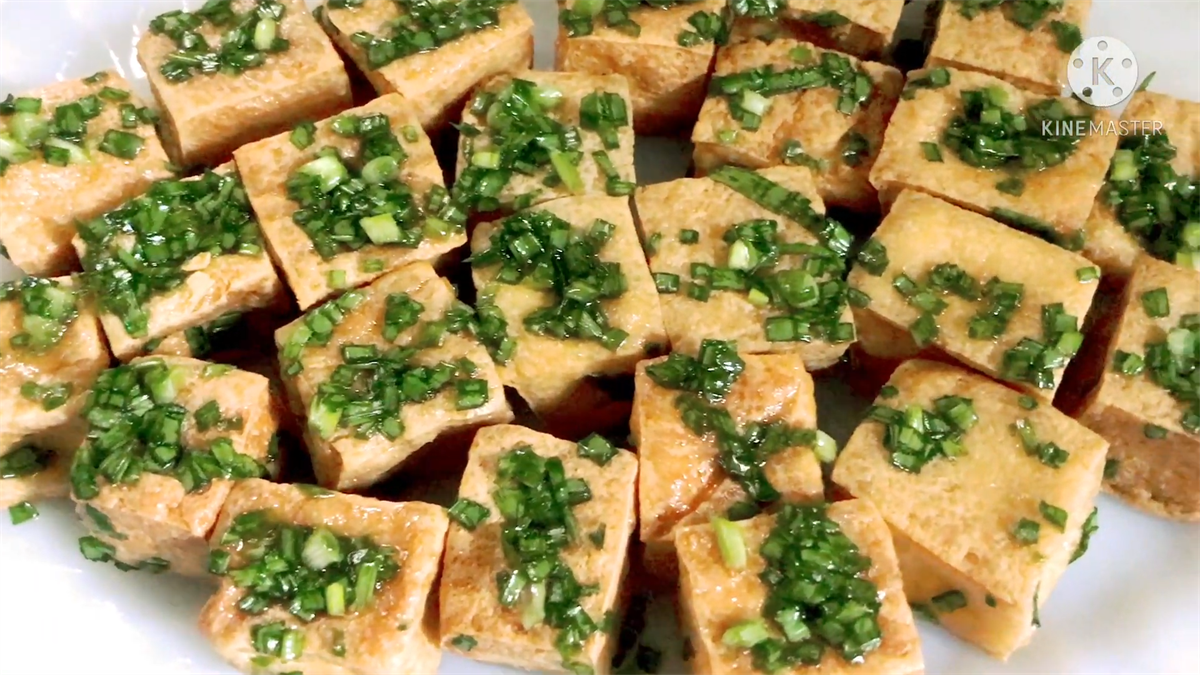 Fried tofu with green onion oil and fish sauce