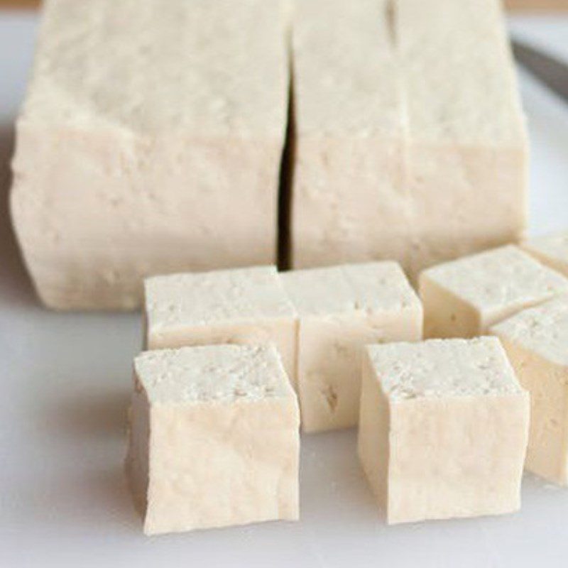 Step 1 Prepare the ingredients for Fried Tofu with Soy Sauce and Bell Peppers