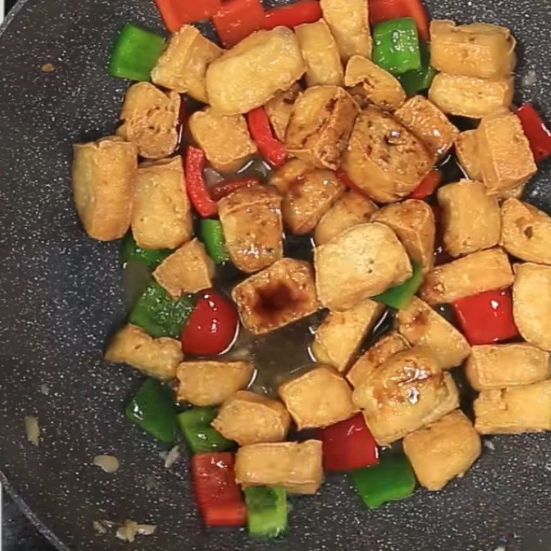 Step 4 Tofu with soy sauce Fried tofu with soy sauce and bell pepper