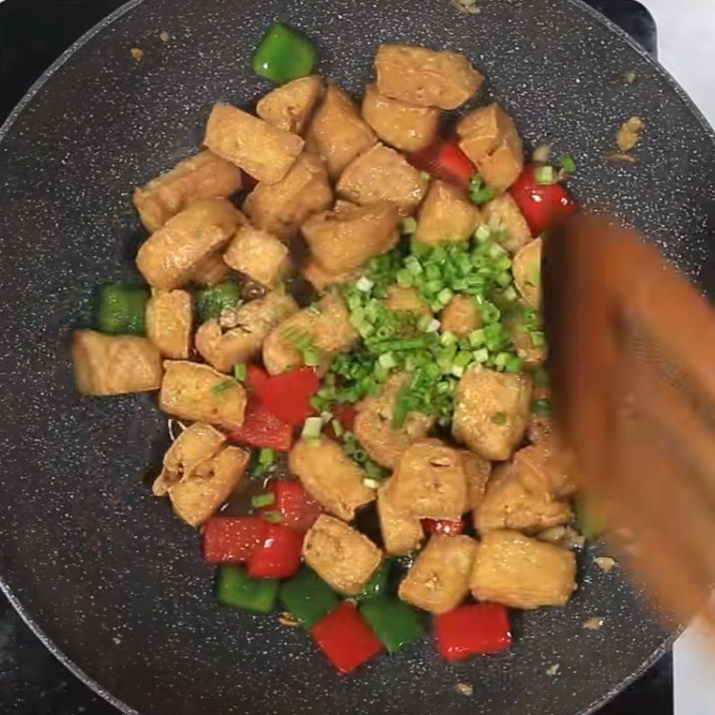 Step 4 Tofu with soy sauce Fried tofu with soy sauce and bell pepper