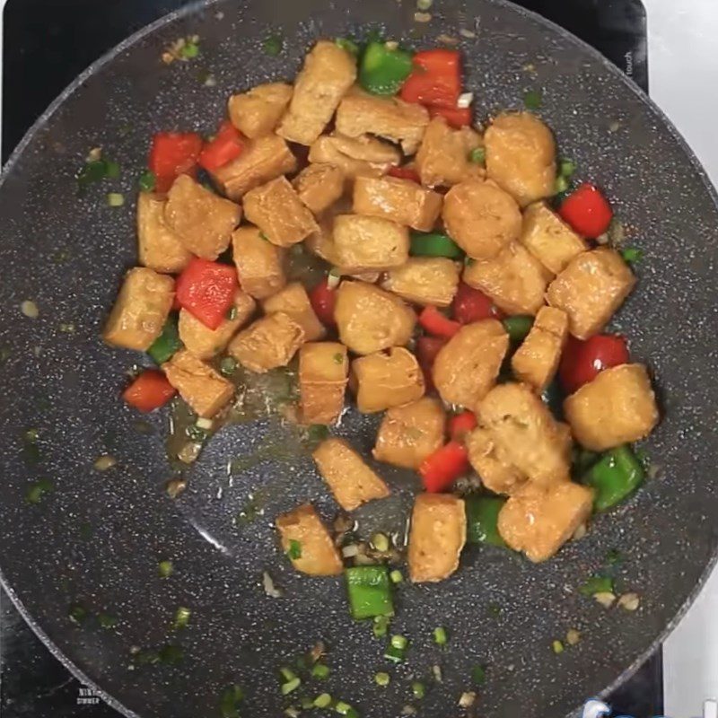 Step 4 Tofu with soy sauce Fried tofu with soy sauce and bell pepper