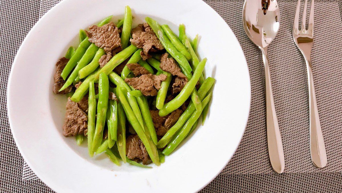 Stir-fried beef with green beans