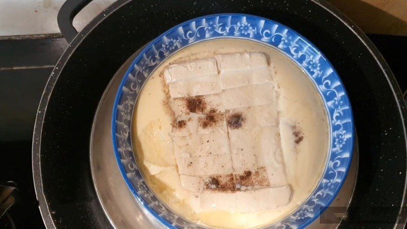 Steamed eggs with tofu