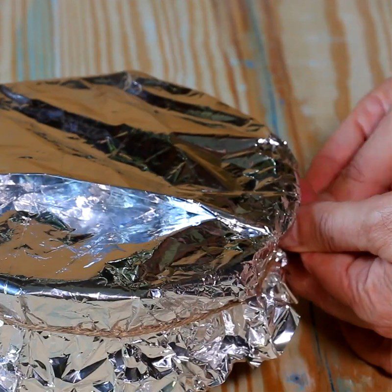 Step 4 Pouring the Christmas Pudding mold