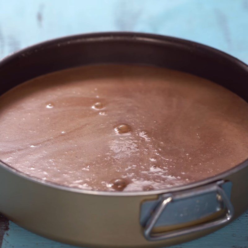 Step 5 Pouring the chocolate cheese flan cake mold