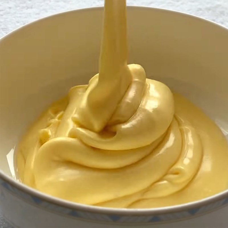 Step 3 Pouring into the mold and steaming the cake Cheese sponge cake