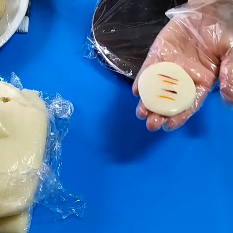 Step 3 Shape the cake Oreo Mooncake