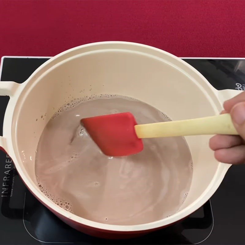 Step 4 Heat the mixture and pour into the mold for Crispy Fried Fresh Milk with Chocolate Flavor