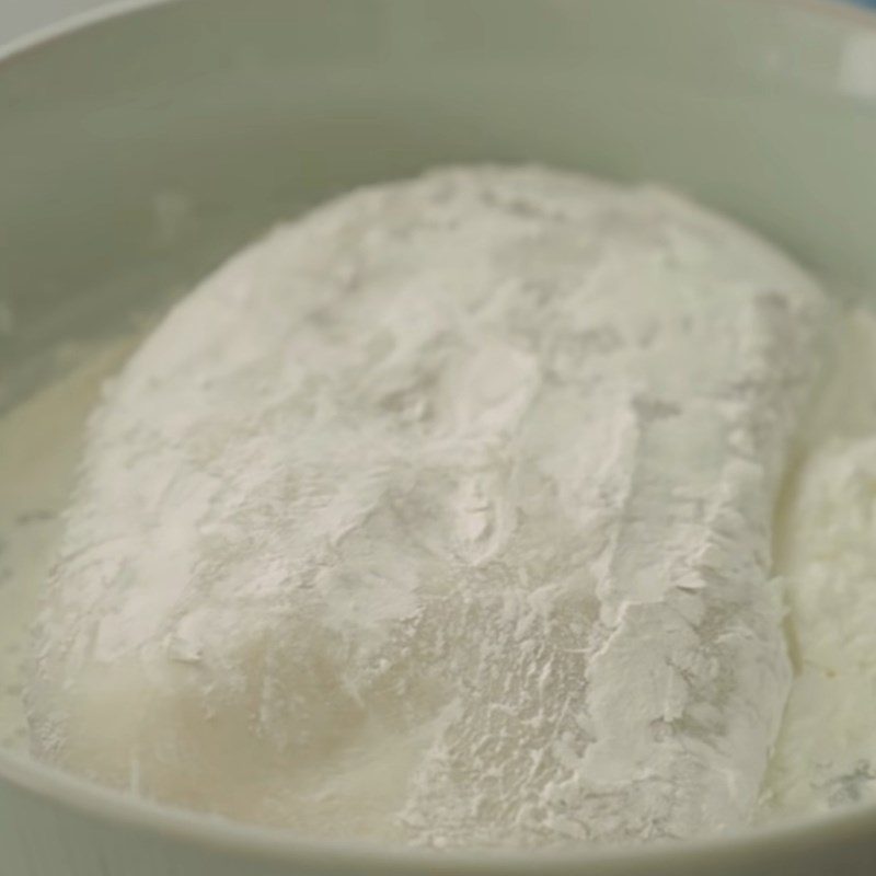 Step 4 Pounding the rice flour Chocolate rice cake