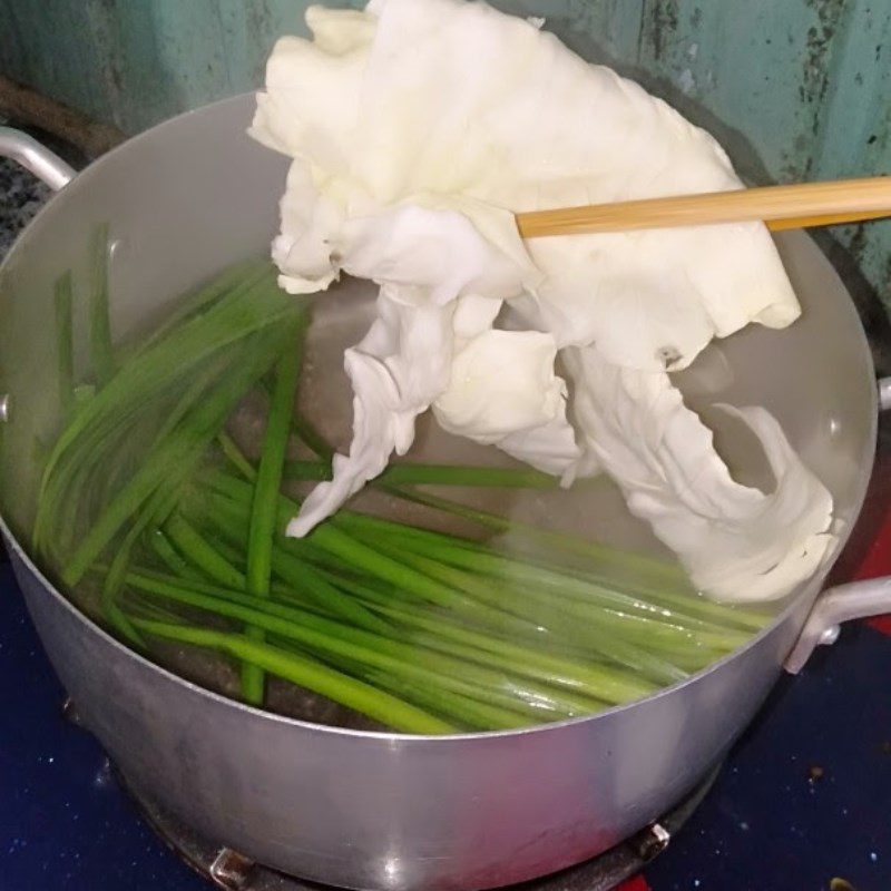 Step 3 Wrap the cabbage with minced meat Stuffed cabbage soup