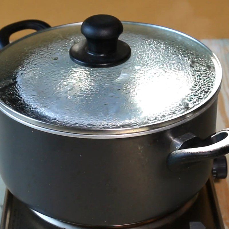 Step 5 Steaming the Christmas Pudding