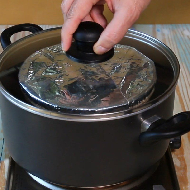 Step 5 Steaming the Christmas Pudding