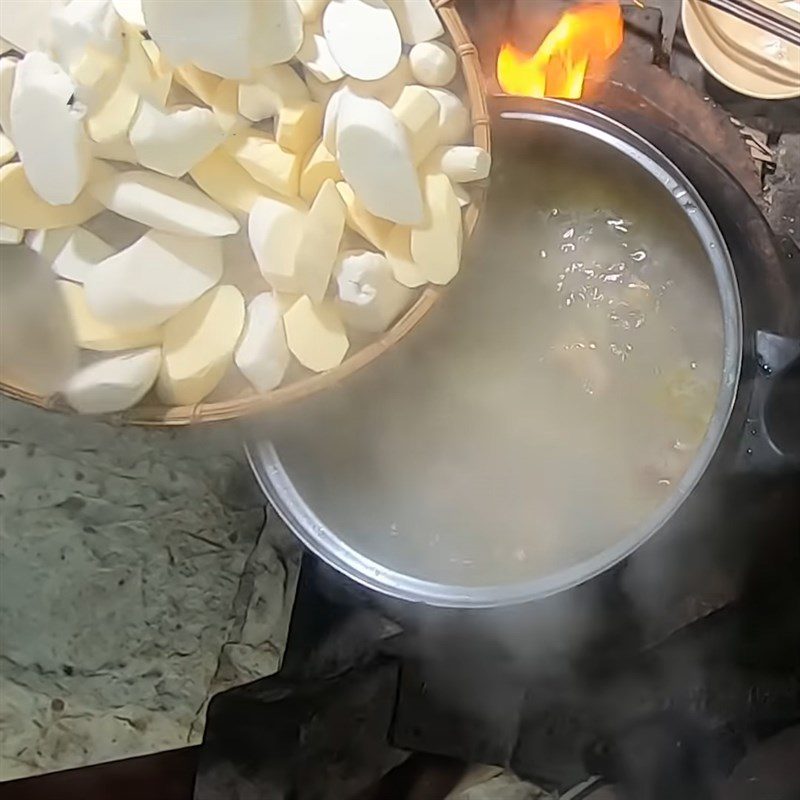 Step 4 Cooked cassava with chicken Cassava soup cooked with chicken