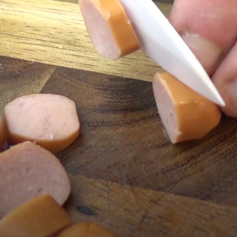 Step 1 Prepare the ingredients for sausage hamburger