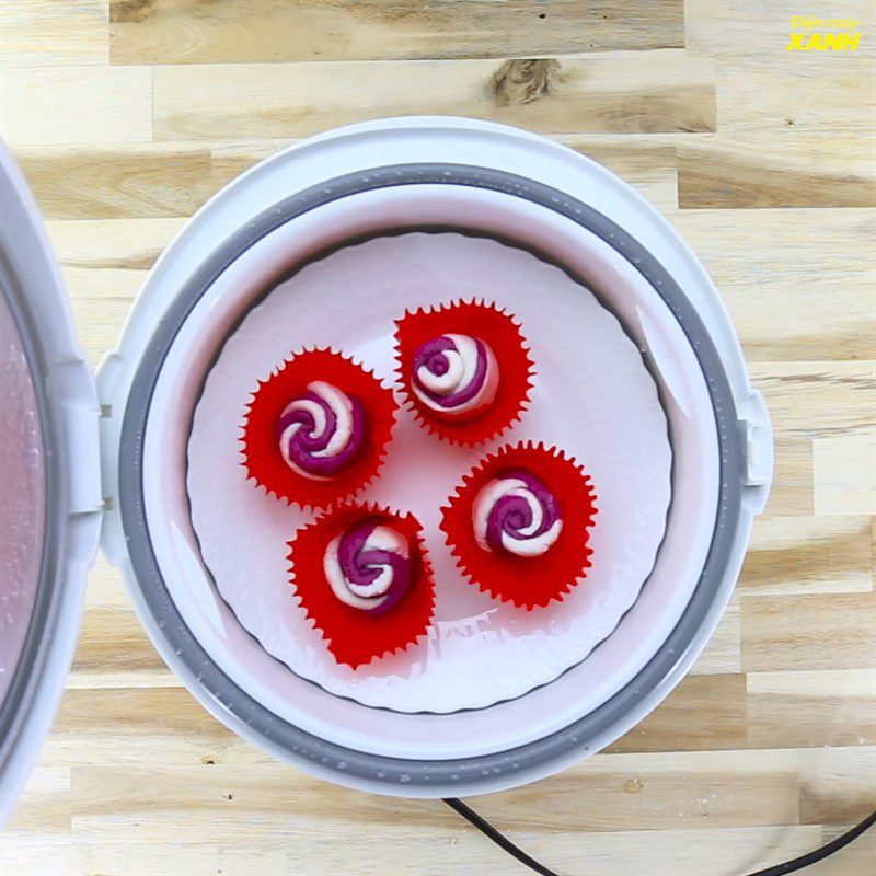 Step 3 Steam the buns for rose-shaped buns