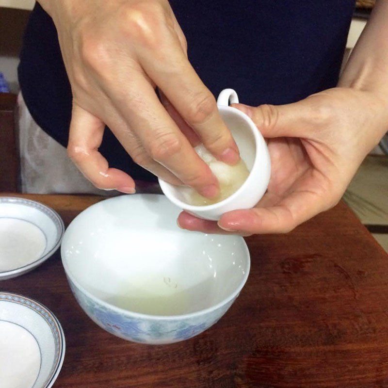 Step 4 Steaming the cake Rice cake with shrimp filling