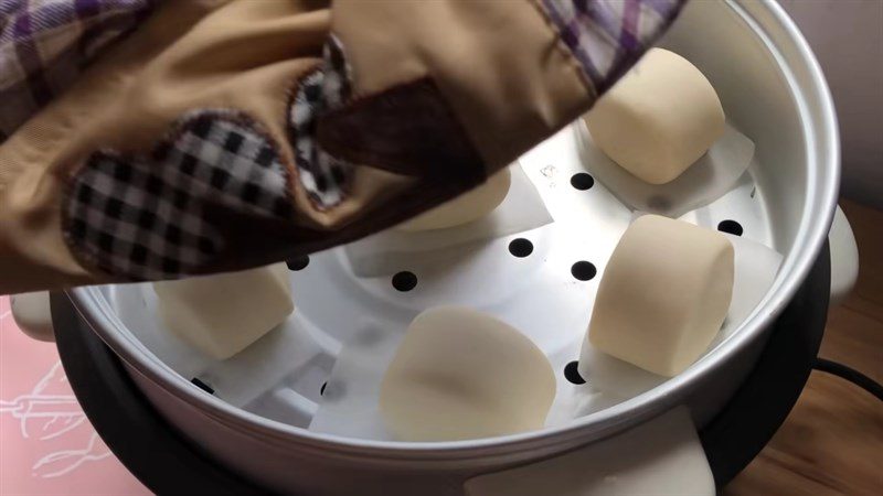 Step 5 Steaming the buns Milk buns without filling