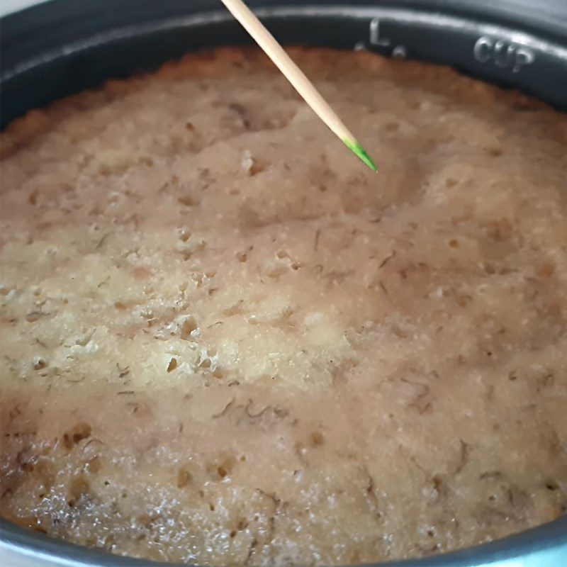 Step 3 Steaming the banana sponge cake with a rice cooker