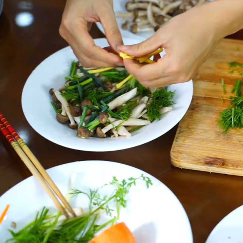 Step 3 Steam the fish Steamed barramundi with lingzhi mushrooms