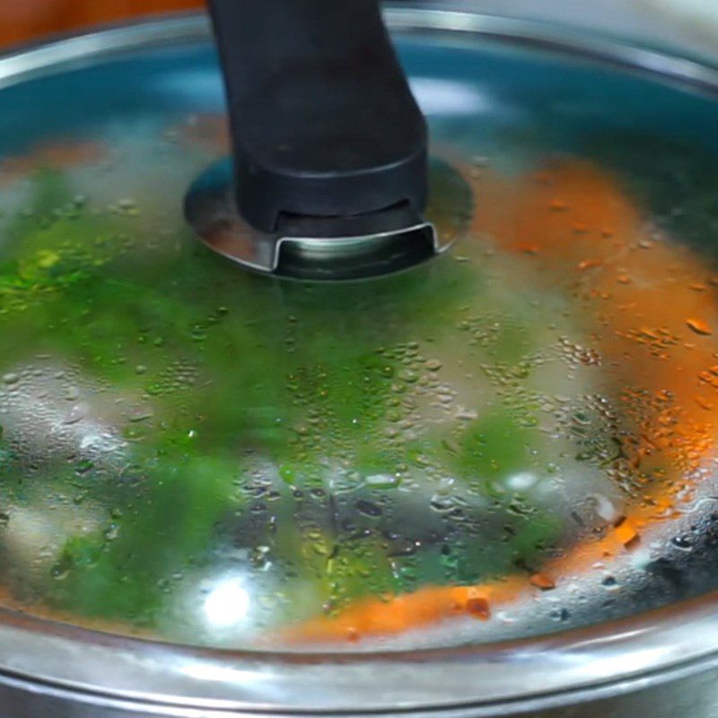 Step 3 Steam the fish Steamed barramundi with lingzhi mushrooms