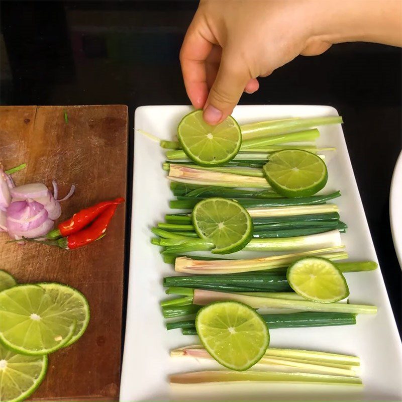 Step 4 Steam the fish Steamed saba fish with lemon