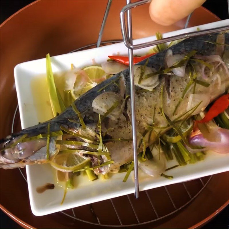 Step 4 Steam the fish Steamed saba fish with lemon