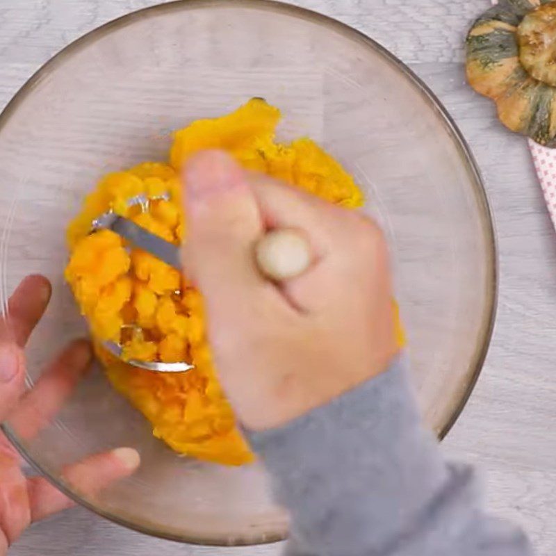 Step 2 Steam the pumpkin until cooked Coconut Crepe rolled from pandan leaves and pumpkin