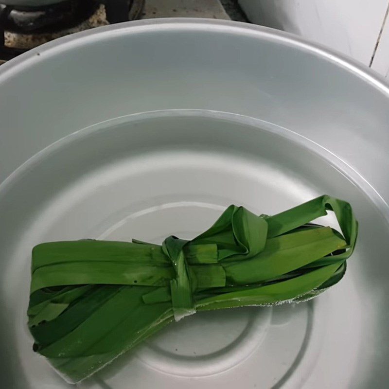 Step 3 Steaming sticky rice Sticky rice with butterfly pea flower