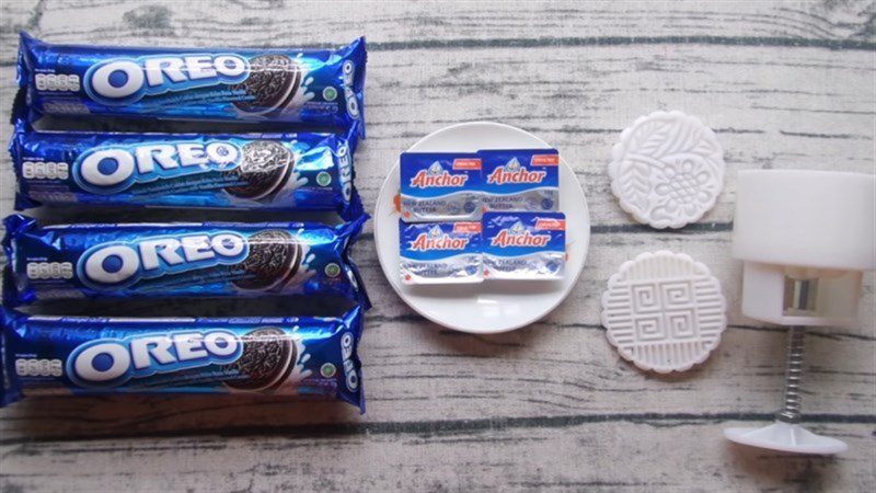 Ingredients for Oreo Mooncake