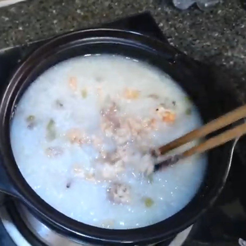 Step 4 Completion Porridge with shrimp, potatoes, and mung beans