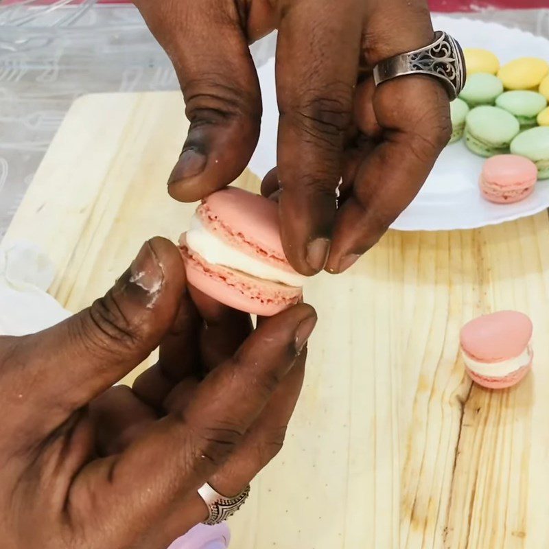 Step 6 Completion of macarons made with flour