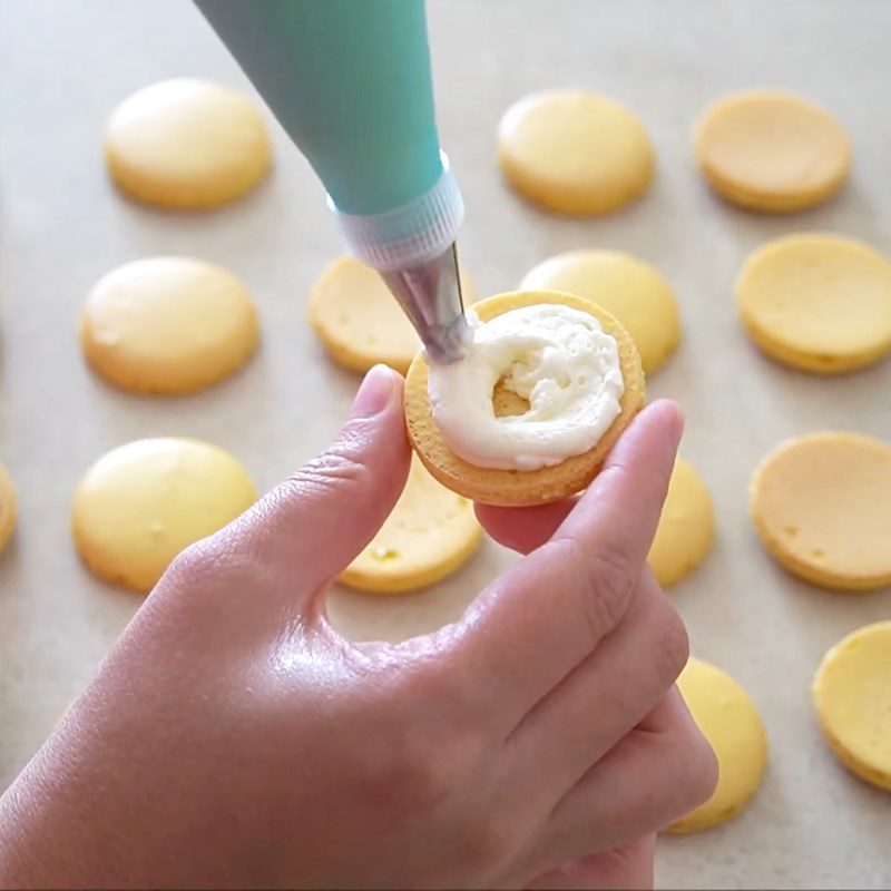 Step 6 Completion of lemon macarons with flour