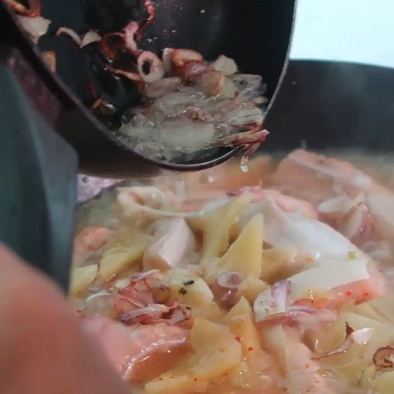 Step 3 Braised fish Braised salmon belly with pineapple