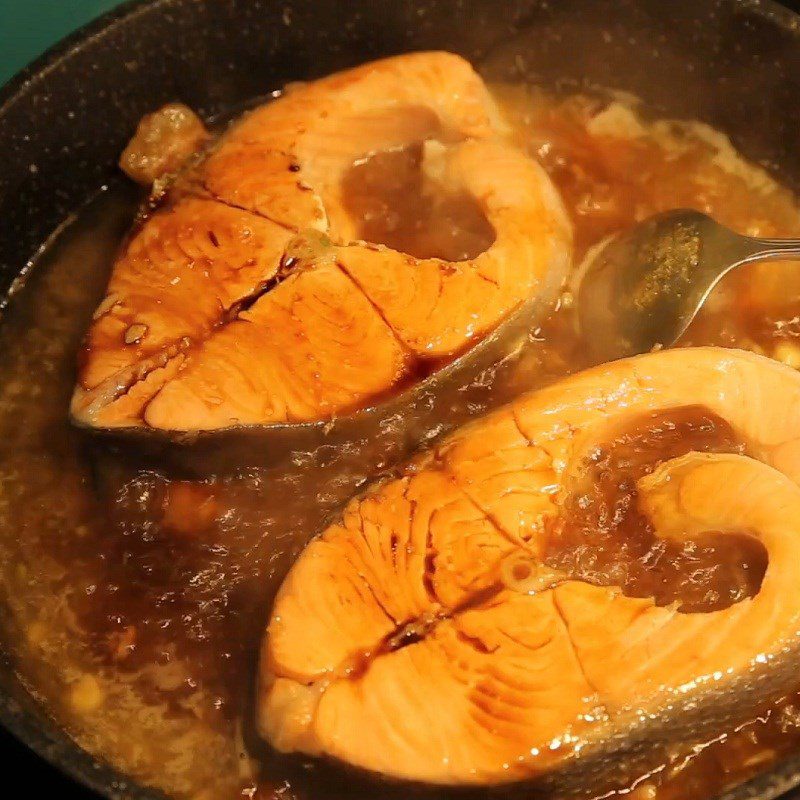 Step 5 Stewed fish Salmon braised