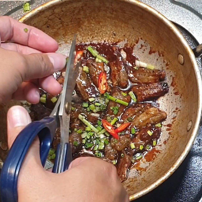 Step 5 Braised fish for braised snakehead fish