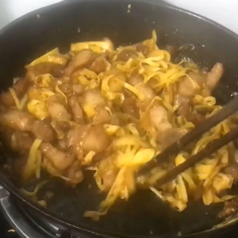 Step 3 Stewing jackfruit with meat Jackfruit stew with meat