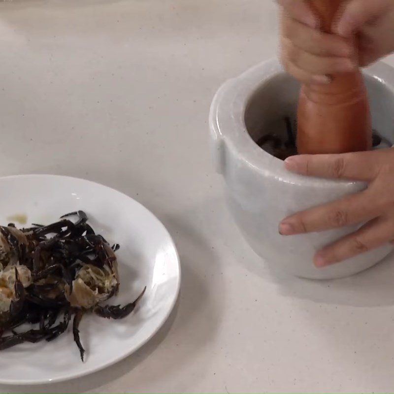 Step 1 Prepare crab for Sweet Potato Soup with Water Spinach