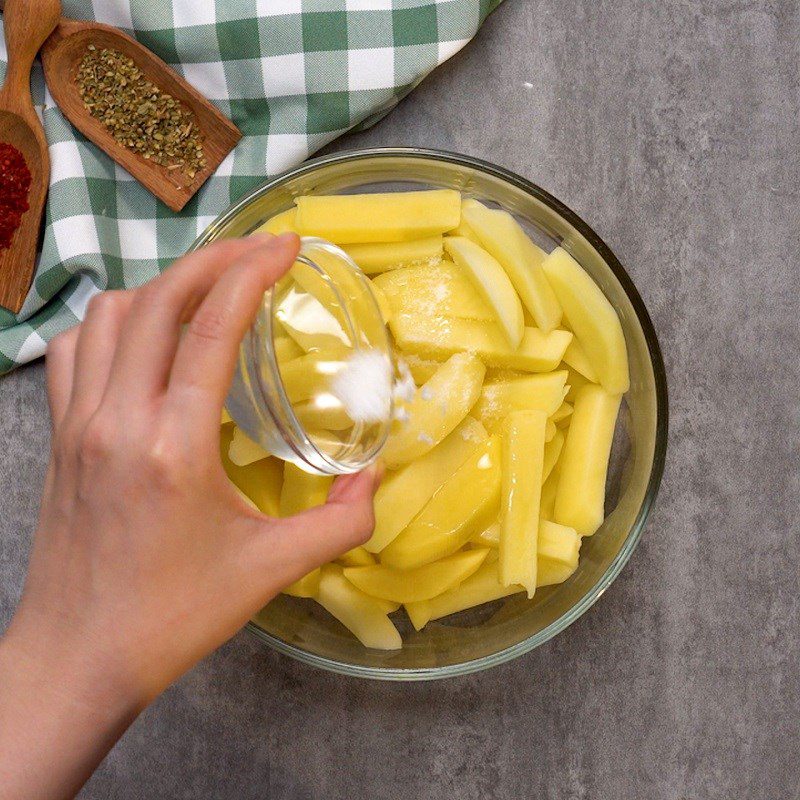 Step 3 Fry the potatoes Cheese sauce fried potatoes