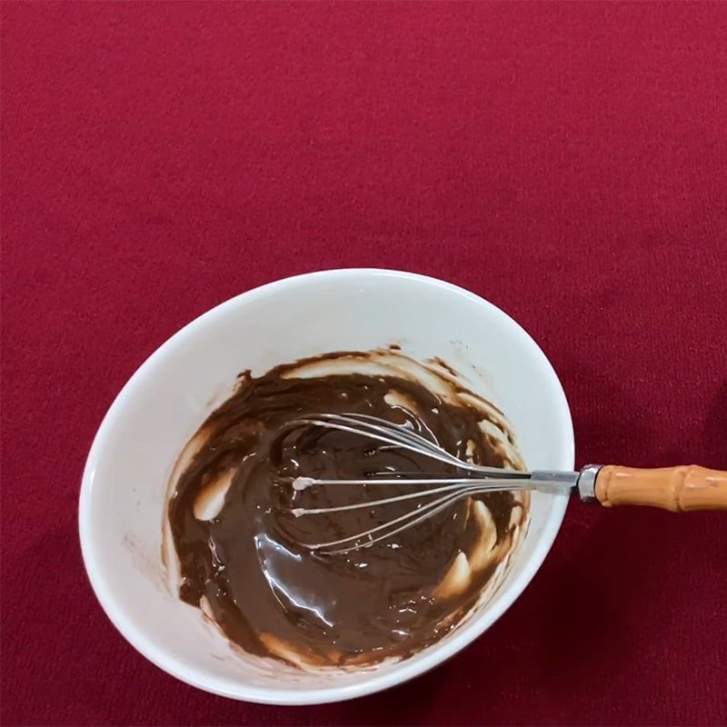 Step 2 Mix the batter Fried fresh milk with chocolate flavor