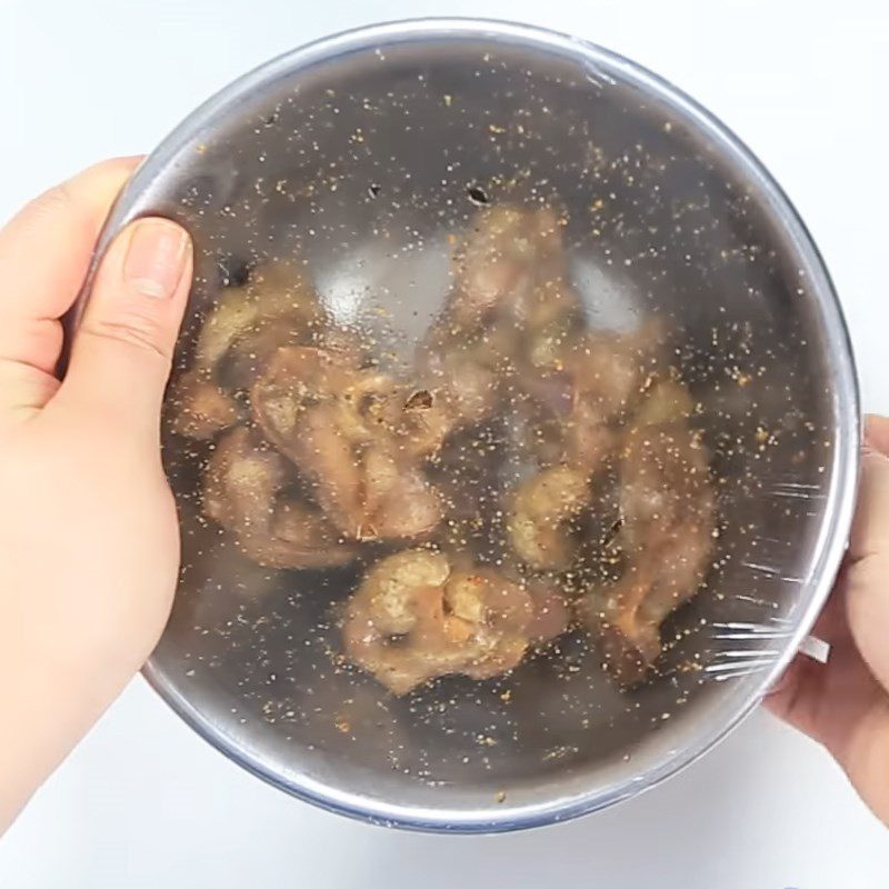 Step 4 Salt and Chili Toss Fried Chicken Gizzards with Salt and Chili