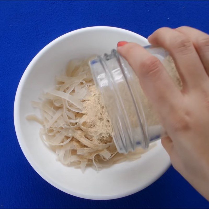 Step 6 Making Pork Skin Broken Rice with Grilled Ribs