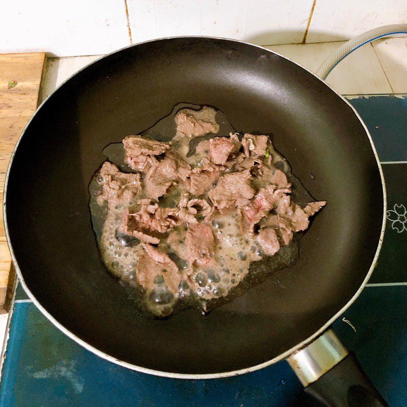 Step 2 Stir-fried pumpkin buds with beef Stir-fried pumpkin buds with beef