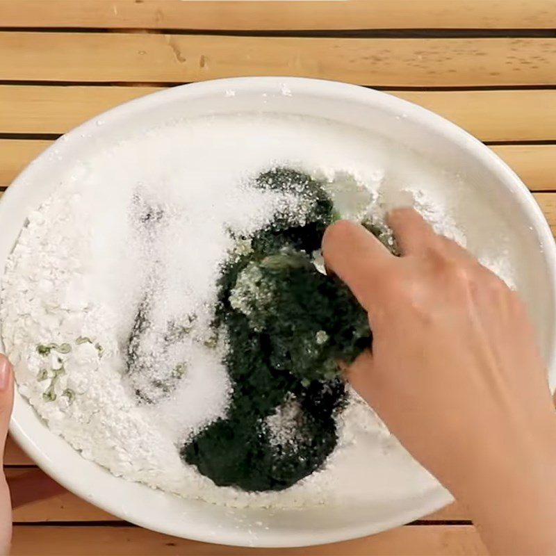 Step 1 Make the dough for Sticky Rice Cake with Mugwort and Mung Bean Filling