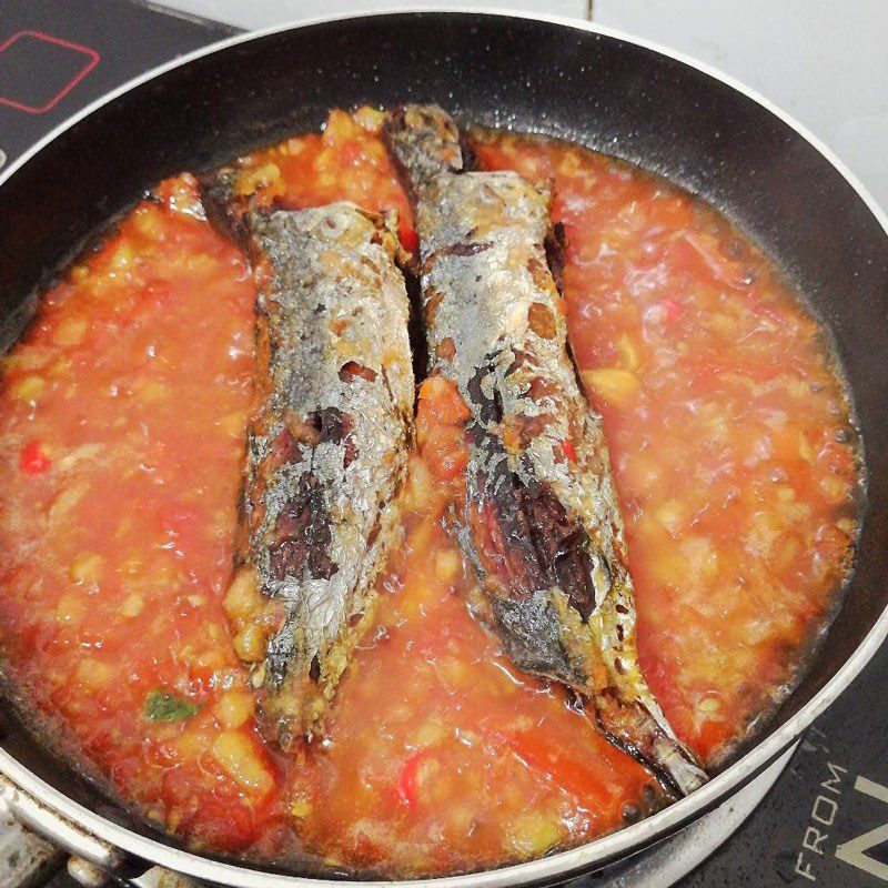 Step 4 Make fried mackerel with tomato sauce Fried mackerel with tomato sauce