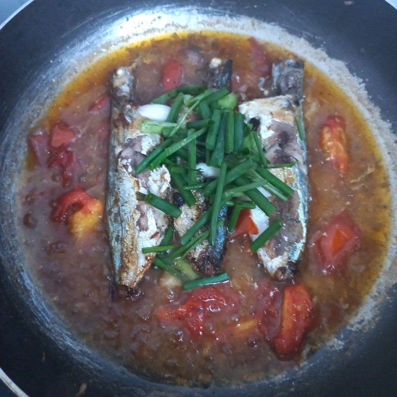 Step 5 Making mackerel in tomato sauce