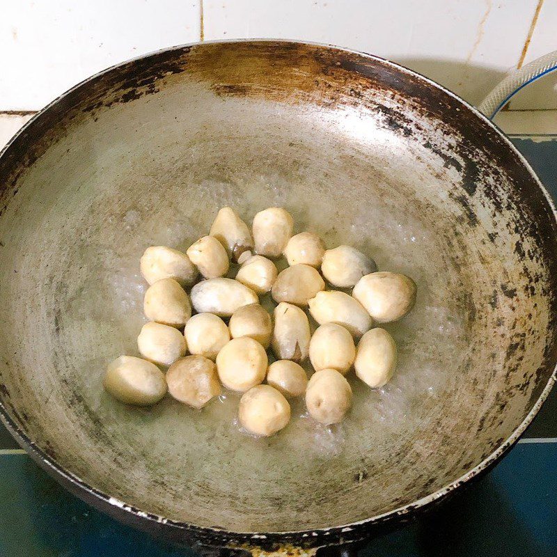 Step 2 Stir-fried bok choy with mushrooms Stir-fried straw mushrooms bok choy