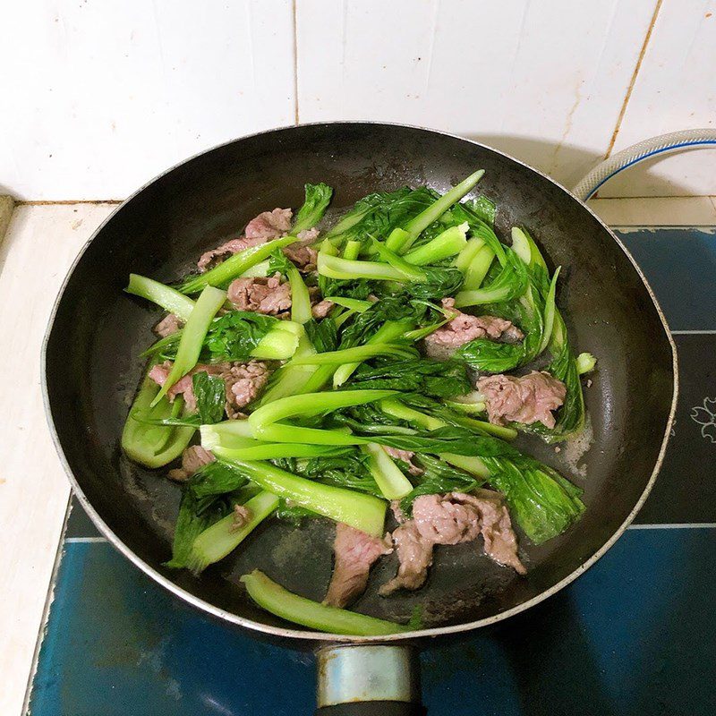 Step 2 Stir-fried bok choy with beef Stir-fried bok choy with beef (recipe shared by a user)